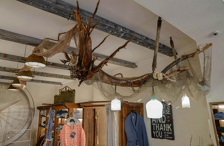 boob_referenzen_colonelx_ladendesign_decke_770x500