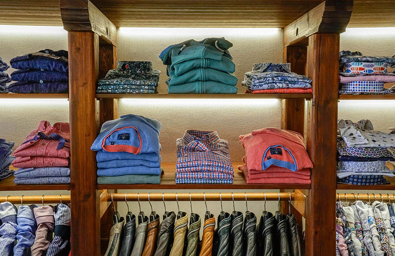 boob_referenzen_colonelx_ladendesign_regale_770x500