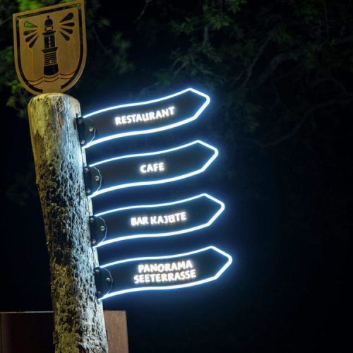 02-buhne-lichtwerbung