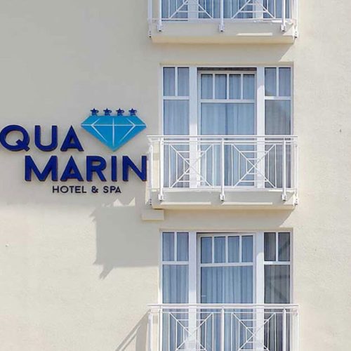 banner-profilbuchstaben-aquamarin-1200x751